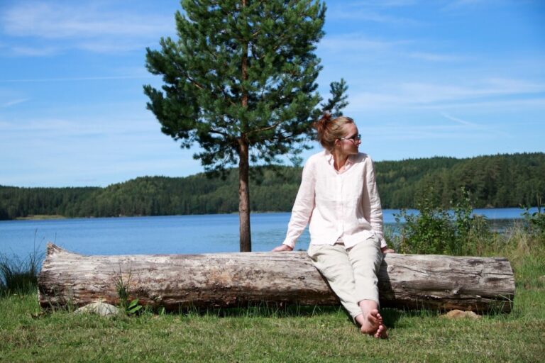 Ibland räcker det, att en medmänniska tar sig tiden att lyssna. Finnas. Stanna kvar